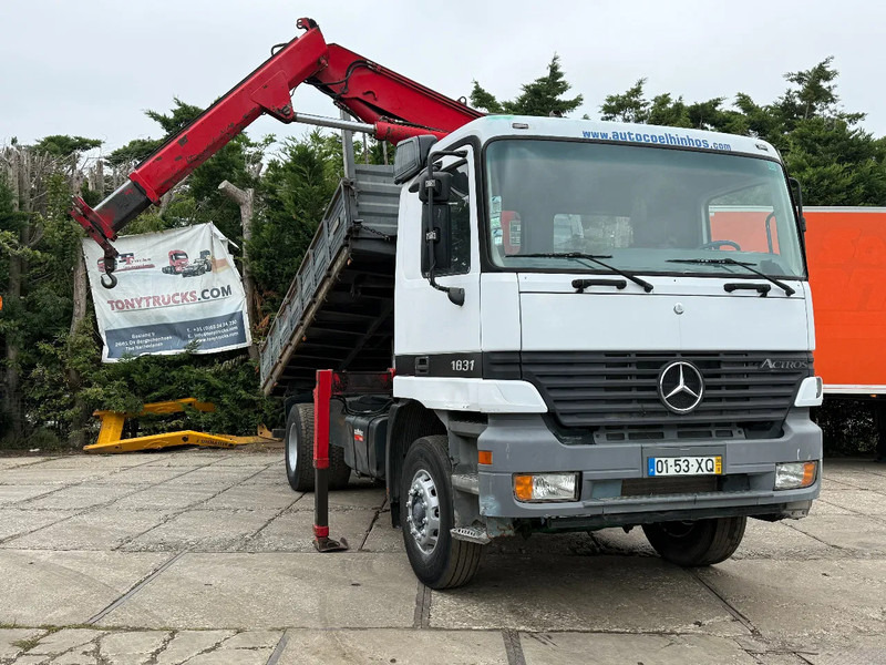 Mercedes-Benz Actros 1831 V6 4X2 Tipper + crane EPS Manual Gearbox 3 peddal - قلابات, شاحنة كرين: صور 1 Mercedes-Benz Actros 1831 V6 4X2 Tipper + crane EPS Manual Gearbox 3 peddal - قلابات, شاحنة كرين: صور 1