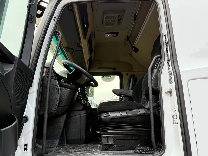 Mercedes-Benz Actros 1851 4X2 Tractor-unit Retarder Standklima ACC 165km - شاحنة جرار: صور 5 Mercedes-Benz Actros 1851 4X2 Tractor-unit Retarder Standklima ACC 165km - شاحنة جرار: صور 5