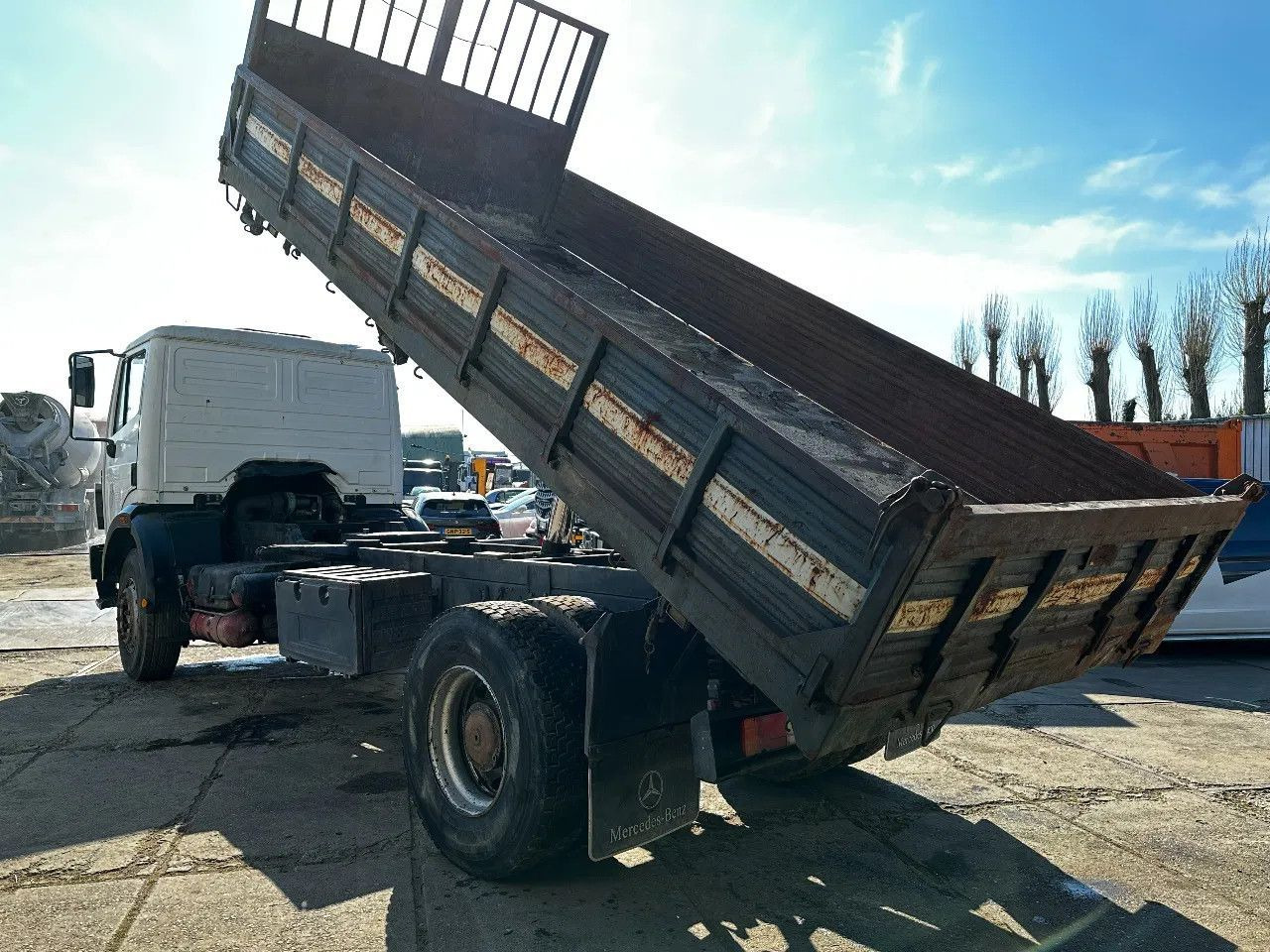 Mercedes-Benz SK 1733 V6 4X2 Tipper Spring/Spring EPS Manual G - قلابات: صور 3 Mercedes-Benz SK 1733 V6 4X2 Tipper Spring/Spring EPS Manual G - قلابات: صور 3