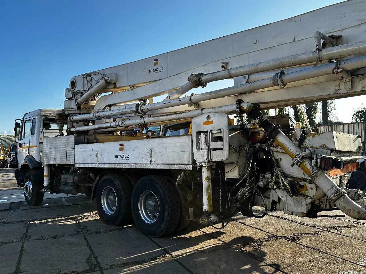 Mercedes-Benz SK 2631 6X4 LSB 36M BETONPOMP 370 BAR Mercedes-Benz SK 2631 6X4 LSB 36M BETONPOMP 370 BAR - خلاطة مع مضخة: صور 3 Mercedes-Benz SK 2631 6X4 LSB 36M BETONPOMP 370 BAR Mercedes-Benz SK 2631 6X4 LSB 36M BETONPOMP 370 BAR - خلاطة مع مضخة: صور 3