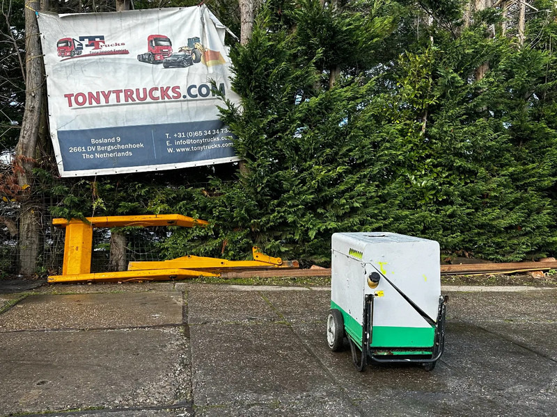 Pramac P6000S2 6KVA Generator - مجموعة المولدات: صور 1 Pramac P6000S2 6KVA Generator - مجموعة المولدات: صور 1