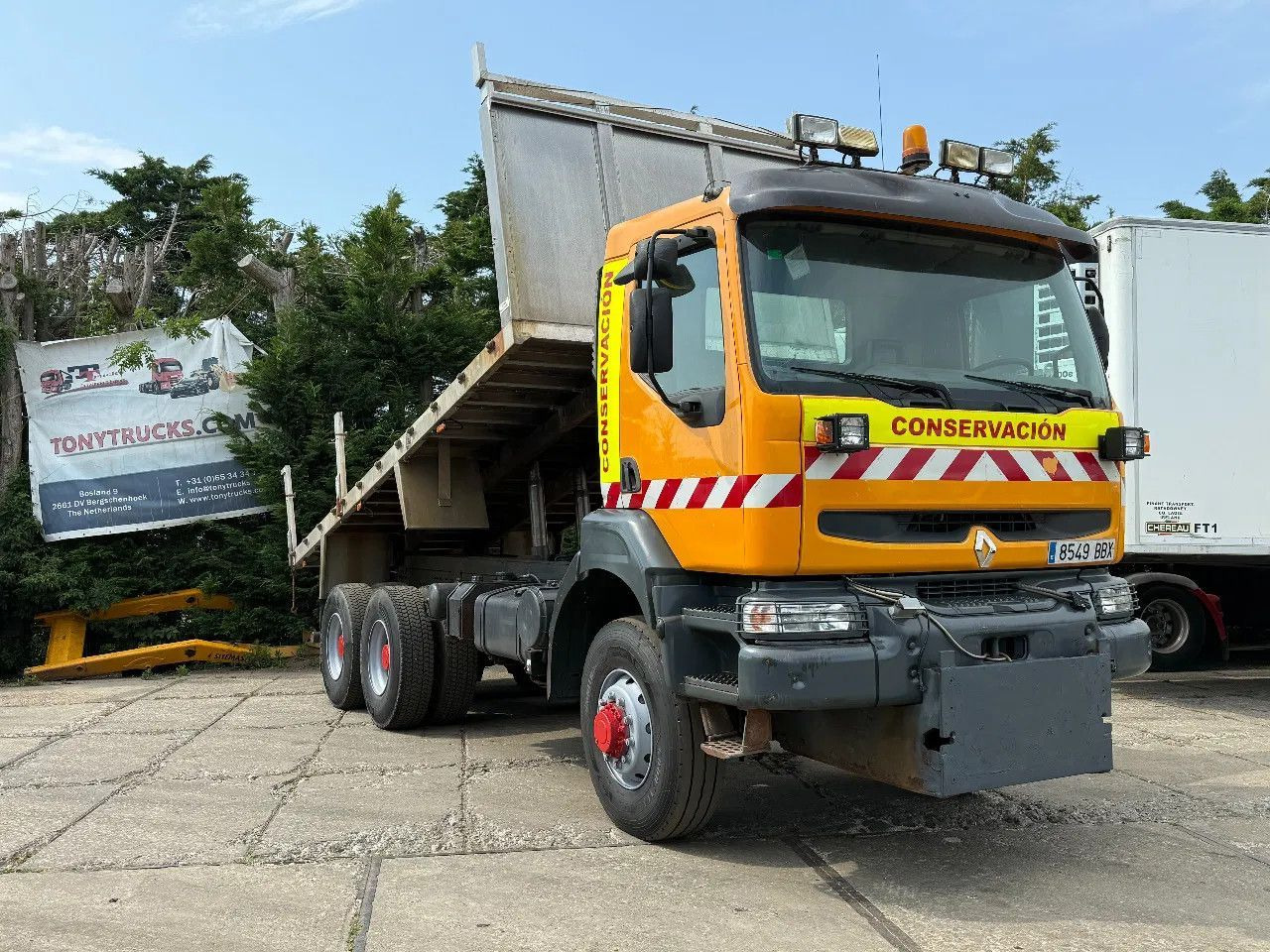 Renault Kerax 400 6X6 Tipper Spring/spring ZF Man Gear E - قلابات: صور 1 Renault Kerax 400 6X6 Tipper Spring/spring ZF Man Gear E - قلابات: صور 1