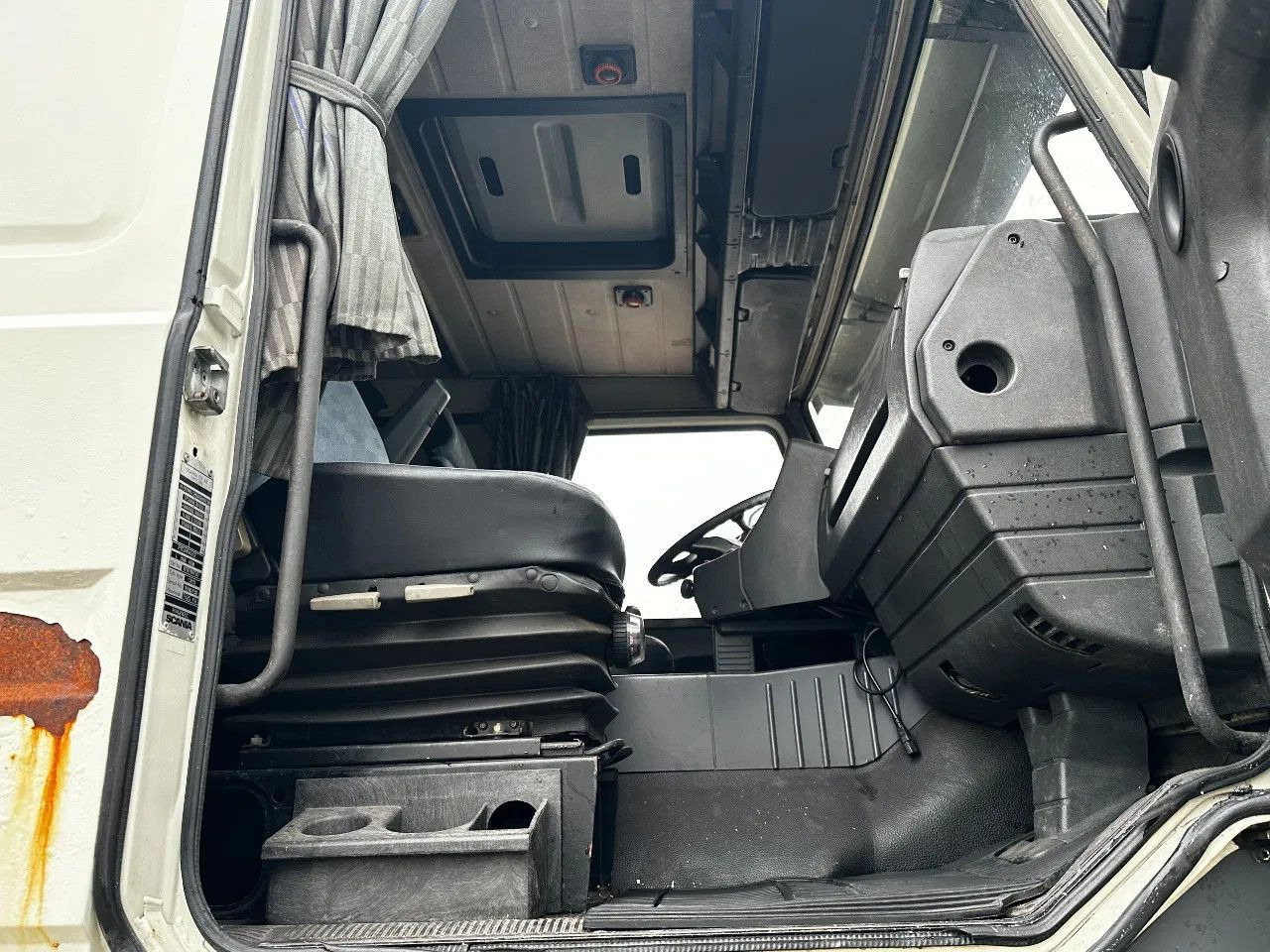 شاحنات مسطحة Scania P113-360 4X2 Platform Manual Gear Retarder Scania P113-360 4X2 Platform Manual Gear Retarder: صور 9