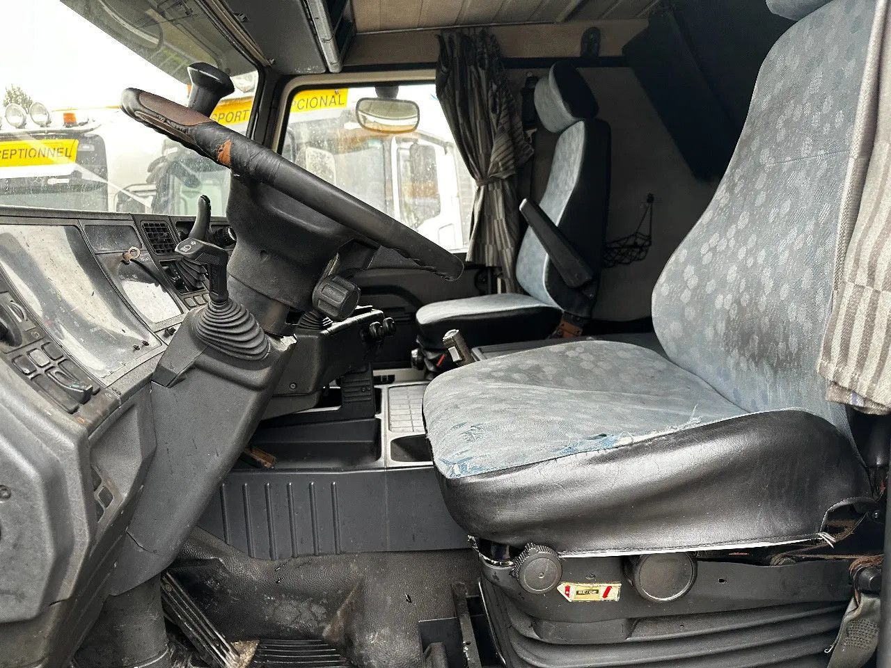 شاحنات مسطحة Scania P113-360 4X2 Platform Manual Gear Retarder Scania P113-360 4X2 Platform Manual Gear Retarder: صور 12