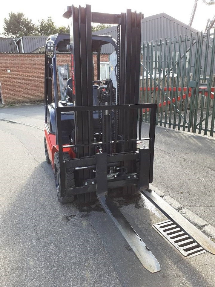 Manitou MI 25 D - رافعة شوكية ديزل: صور 3 Manitou MI 25 D - رافعة شوكية ديزل: صور 3