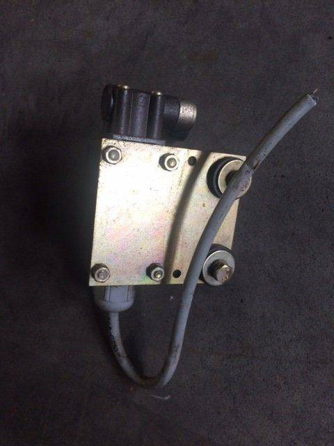 2XPosition Switch for Linde K15-4, and Still M15-4 - مفتاح عمود التوجيه - معدات المناولة: صور 2 2XPosition Switch for Linde K15-4, and Still M15-4 - مفتاح عمود التوجيه - معدات المناولة: صور 2