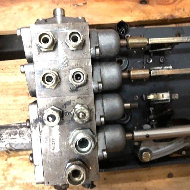 4- Way hydraulic control for Still - صمامات هيدروليكية - معدات المناولة: صور 4 4- Way hydraulic control for Still - صمامات هيدروليكية - معدات المناولة: صور 4