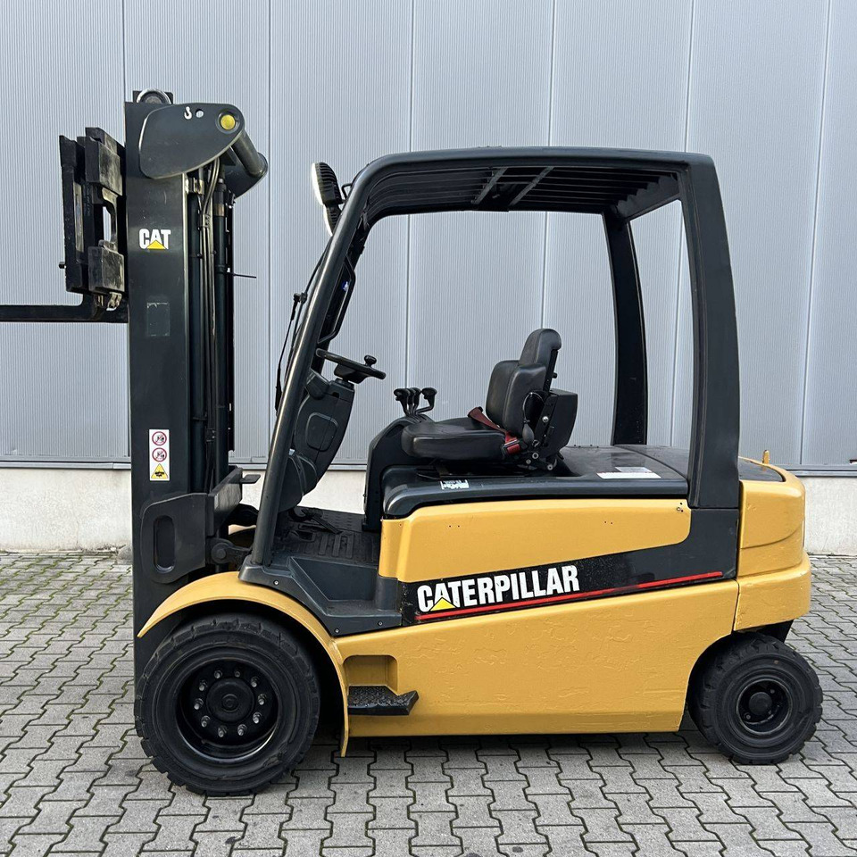 Caterpillar EP50 - رافعة شوكية كهربائية: صور 4 Caterpillar EP50 - رافعة شوكية كهربائية: صور 4