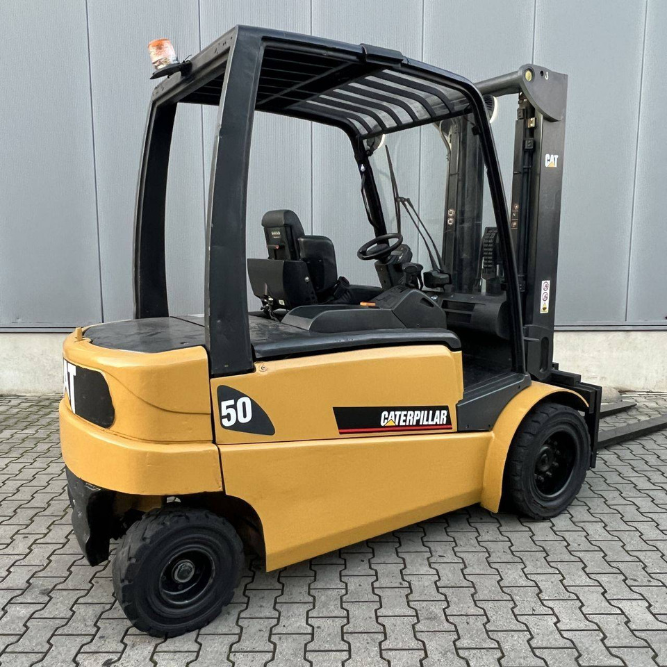 Caterpillar EP50 - رافعة شوكية كهربائية: صور 5 Caterpillar EP50 - رافعة شوكية كهربائية: صور 5