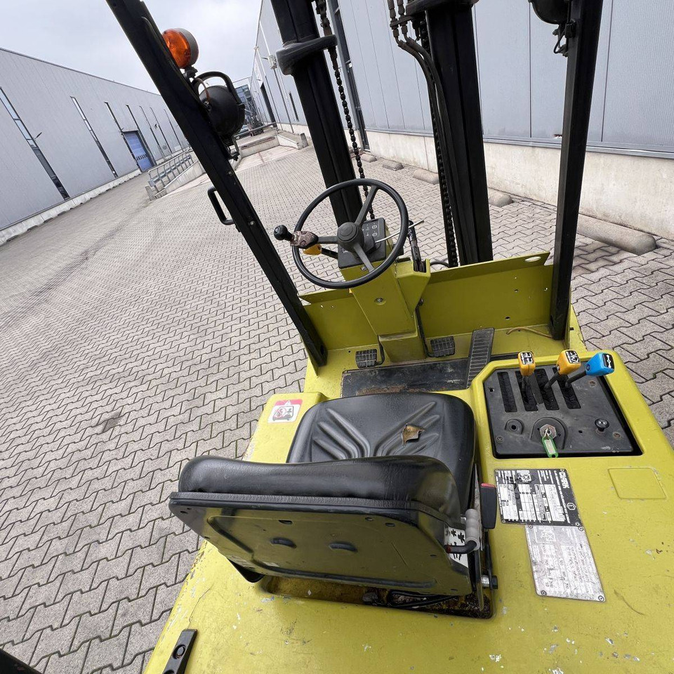 Clark GPM30 - رافعة شوكية تعمل بالغاز: صور 3 Clark GPM30 - رافعة شوكية تعمل بالغاز: صور 3