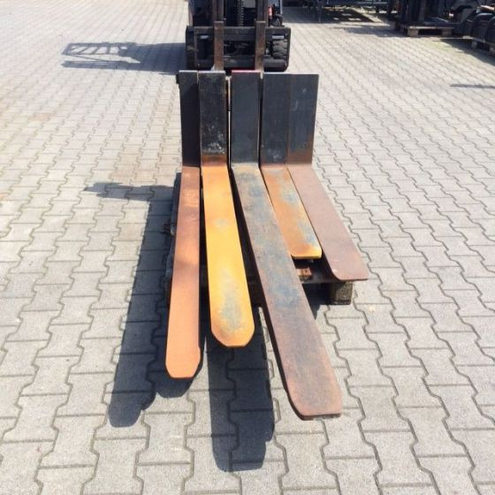 FORKS 150X40X1000 FEM2A - شوكات - معدات المناولة: صور 1 FORKS 150X40X1000 FEM2A - شوكات - معدات المناولة: صور 1