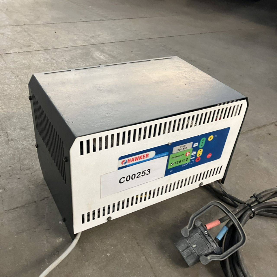 Hawker 24V/50A (2) - قطع الغيار - معدات المناولة: صور 2 Hawker 24V/50A (2) - قطع الغيار - معدات المناولة: صور 2