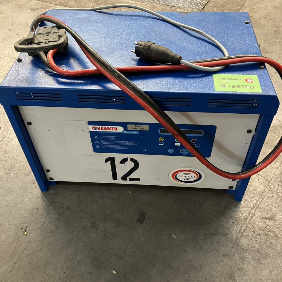 Hawker 24V/70A - قطع الغيار - معدات المناولة: صور 1 Hawker 24V/70A - قطع الغيار - معدات المناولة: صور 1