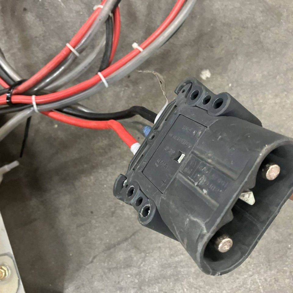 Hawker 24V/80A Life Tech (2) - قطع الغيار - معدات المناولة: صور 4 Hawker 24V/80A Life Tech (2) - قطع الغيار - معدات المناولة: صور 4