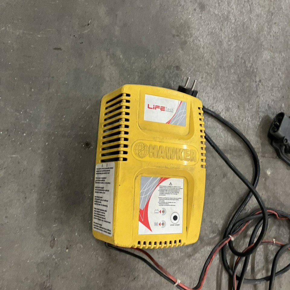 Hawker 24V20A - قطع الغيار - معدات المناولة: صور 3 Hawker 24V20A - قطع الغيار - معدات المناولة: صور 3
