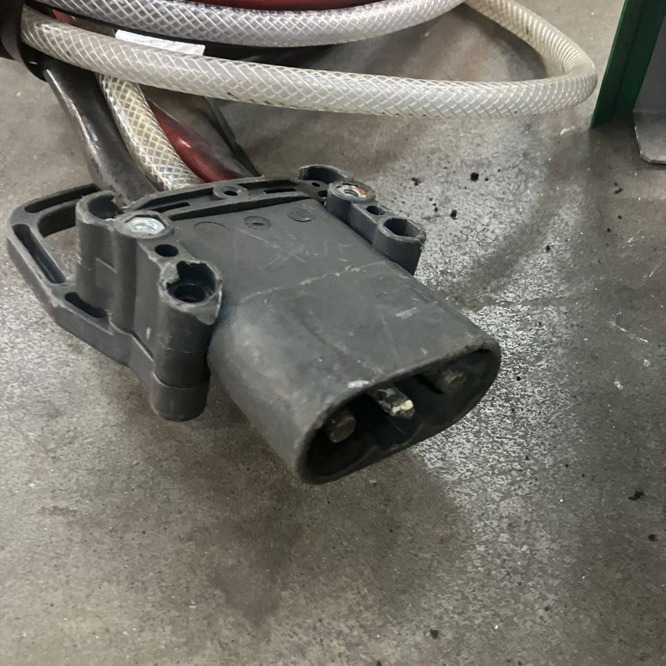 Hoppecke D400 G48/65- B-F14 HO-HF Trak Air - قطع الغيار - معدات المناولة: صور 4 Hoppecke D400 G48/65- B-F14 HO-HF Trak Air - قطع الغيار - معدات المناولة: صور 4