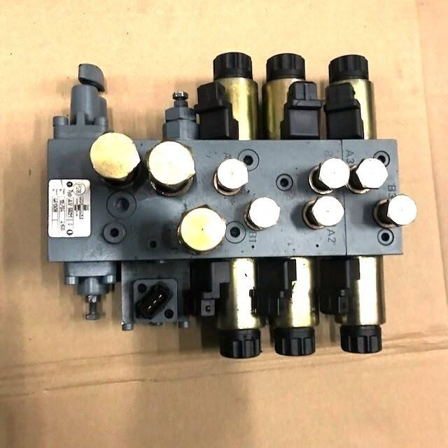 Hydraulic block for Caterpillar - صمامات هيدروليكية - معدات المناولة: صور 2 Hydraulic block for Caterpillar - صمامات هيدروليكية - معدات المناولة: صور 2