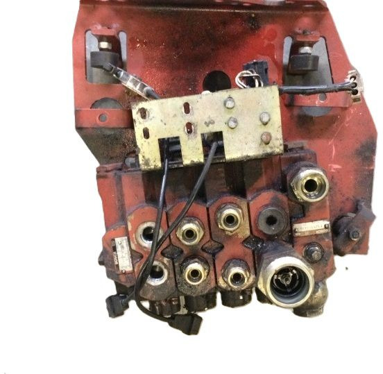 Hydraulic control valve for Linde E40P, Series 337 - صمامات هيدروليكية - معدات المناولة: صور 2 Hydraulic control valve for Linde E40P, Series 337 - صمامات هيدروليكية - معدات المناولة: صور 2