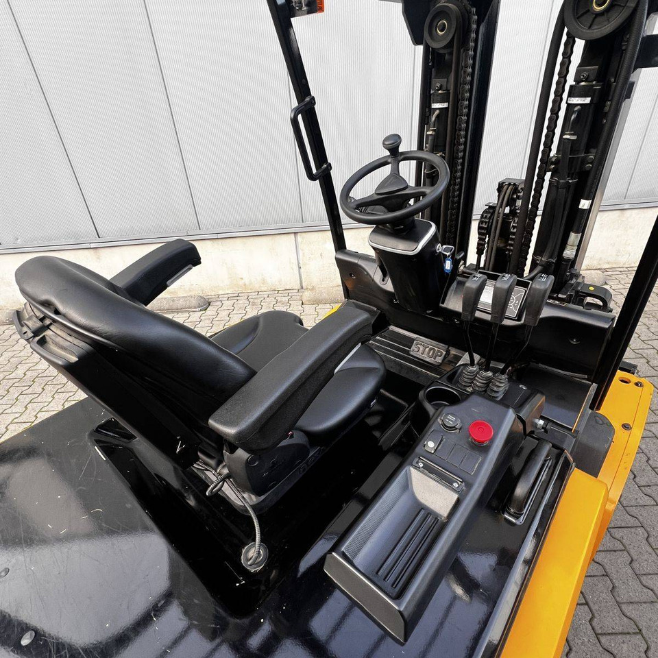 Hyundai HX50B-9 - رافعة شوكية كهربائية: صور 5 Hyundai HX50B-9 - رافعة شوكية كهربائية: صور 5