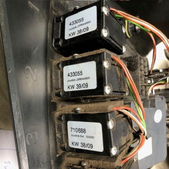 Joystick control panel for Still - النظام الكهربائي - معدات المناولة: صور 1 Joystick control panel for Still - النظام الكهربائي - معدات المناولة: صور 1