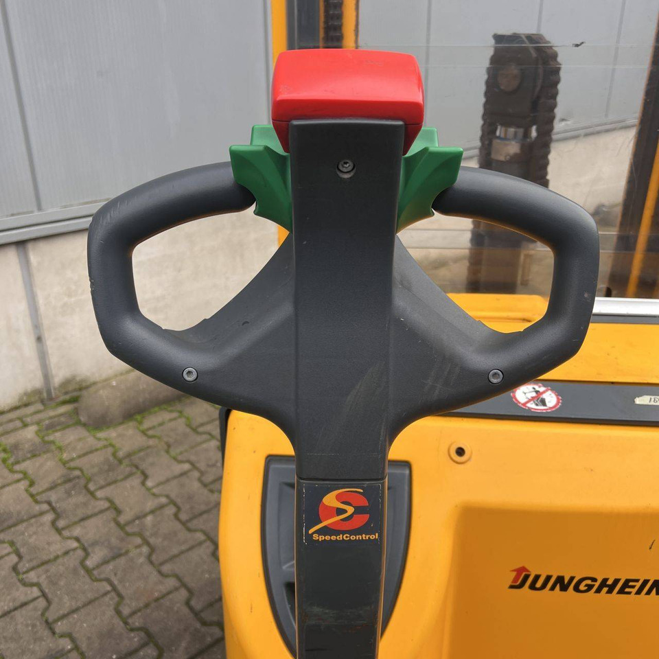 Jungheinrich EJC16G - معدات تكديس: صور 4 Jungheinrich EJC16G - معدات تكديس: صور 4