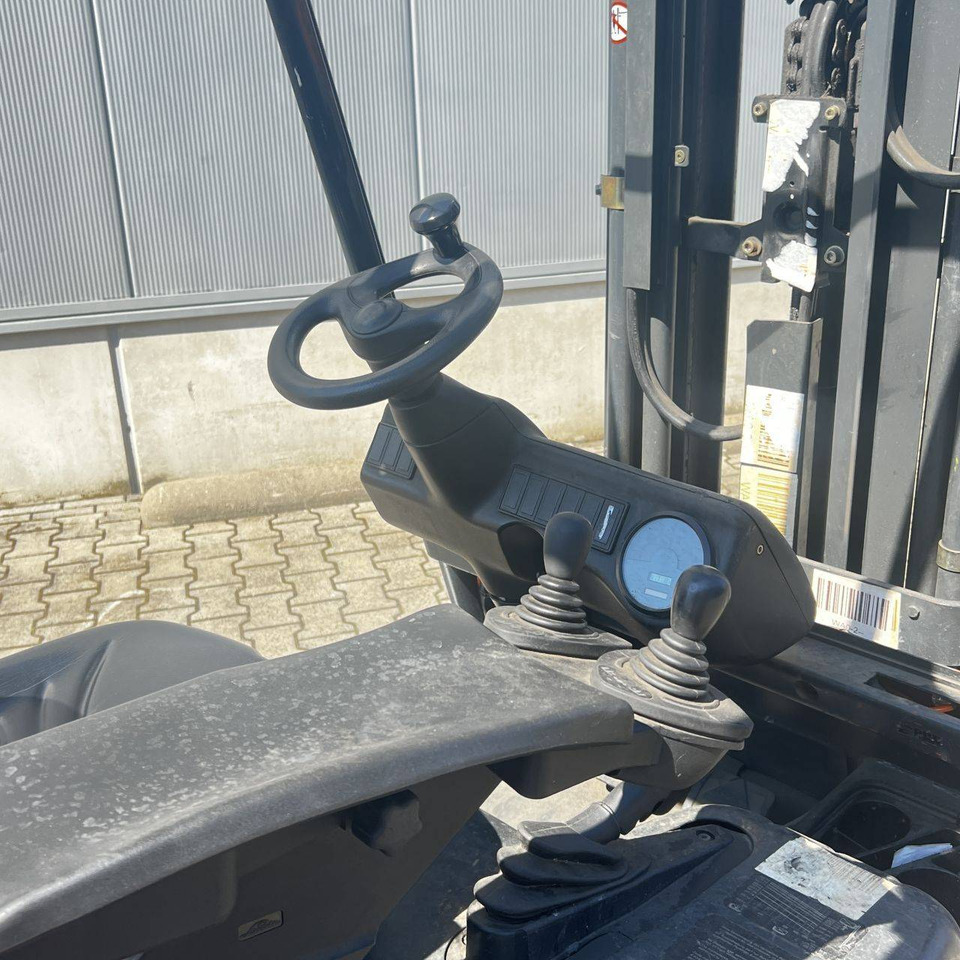 Linde E14 (335-02) - رافعة شوكية كهربائية: صور 5 Linde E14 (335-02) - رافعة شوكية كهربائية: صور 5