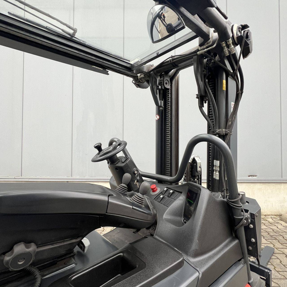 Linde E20R (387) Roadster - رافعة شوكية كهربائية: صور 5 Linde E20R (387) Roadster - رافعة شوكية كهربائية: صور 5