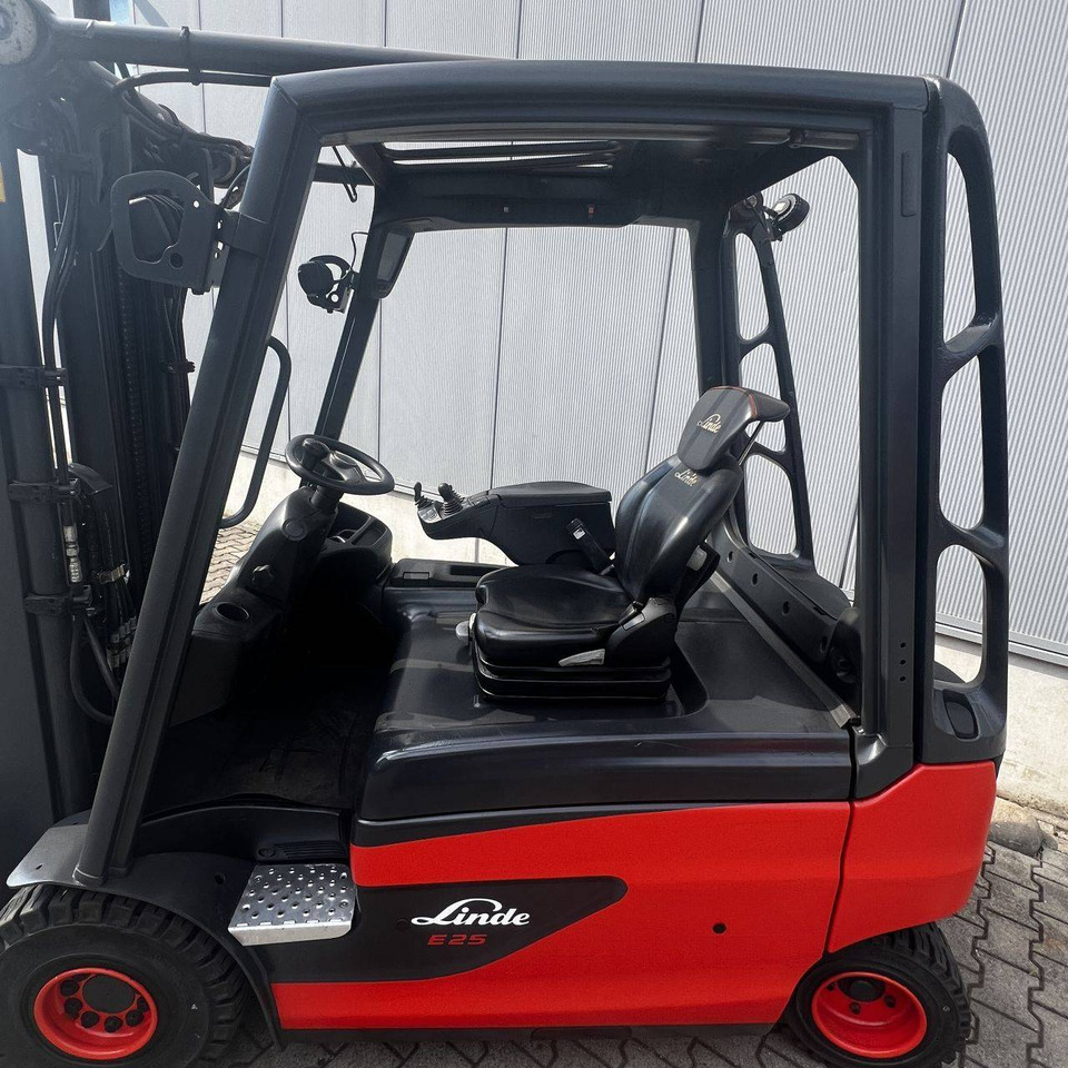 Linde E25L (387) - رافعة شوكية كهربائية: صور 3 Linde E25L (387) - رافعة شوكية كهربائية: صور 3