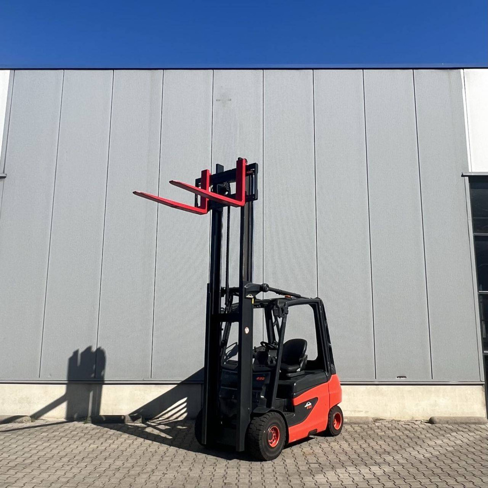 رافعة شوكية كهربائية Linde E30 (387): صور 20