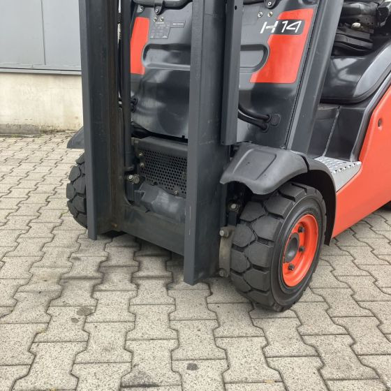 Linde H14T (391) - رافعة شوكية تعمل بالغاز: صور 5 Linde H14T (391) - رافعة شوكية تعمل بالغاز: صور 5