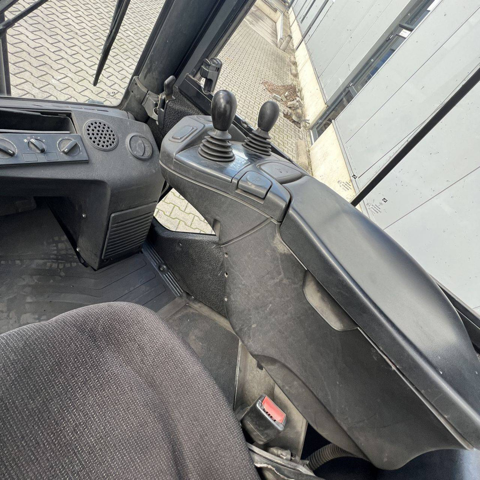 Linde H30D-02 (393) EVO - رافعة شوكية ديزل: صور 5 Linde H30D-02 (393) EVO - رافعة شوكية ديزل: صور 5