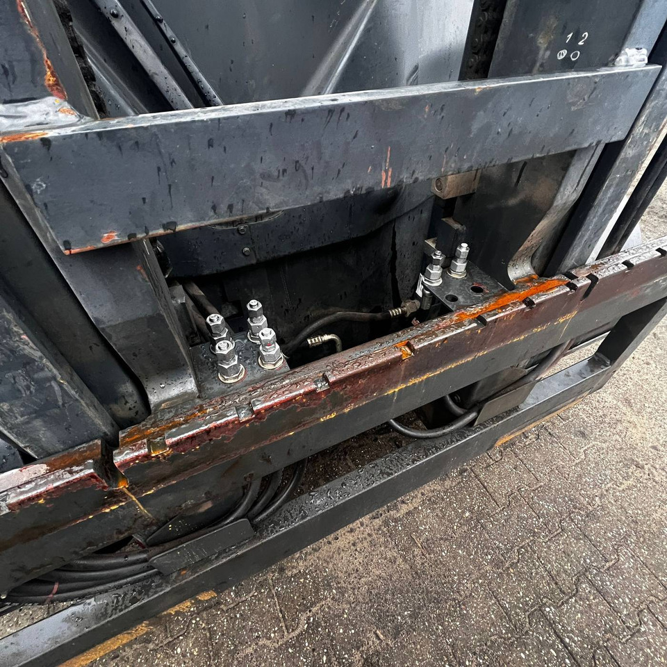 Linde H70D (396-03) EVO - رافعة شوكية ديزل: صور 4 Linde H70D (396-03) EVO - رافعة شوكية ديزل: صور 4