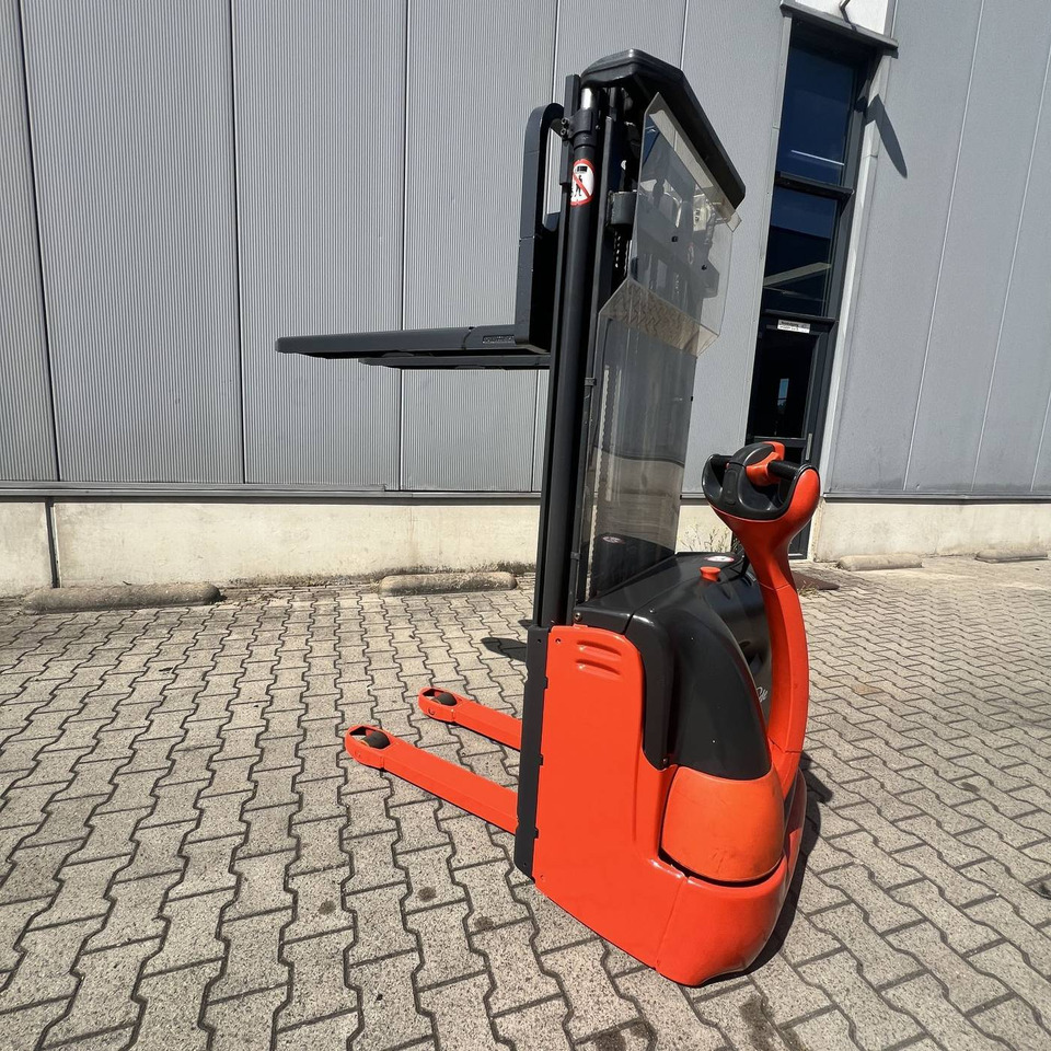 Linde L12 (379) - معدات تكديس: صور 3 Linde L12 (379) - معدات تكديس: صور 3