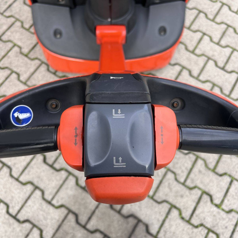 Linde T16 (1152) - معدات الرفع منخفض المستوى: صور 5 Linde T16 (1152) - معدات الرفع منخفض المستوى: صور 5