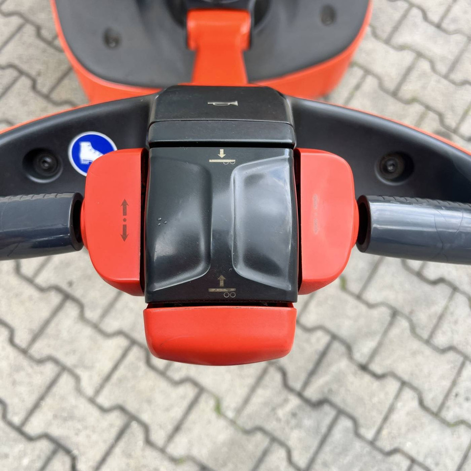 Linde T20 (1152) - معدات الرفع منخفض المستوى: صور 5 Linde T20 (1152) - معدات الرفع منخفض المستوى: صور 5