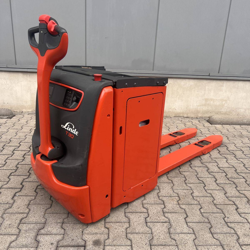 Linde T30 (1153) - معدات الرفع منخفض المستوى: صور 1 Linde T30 (1153) - معدات الرفع منخفض المستوى: صور 1