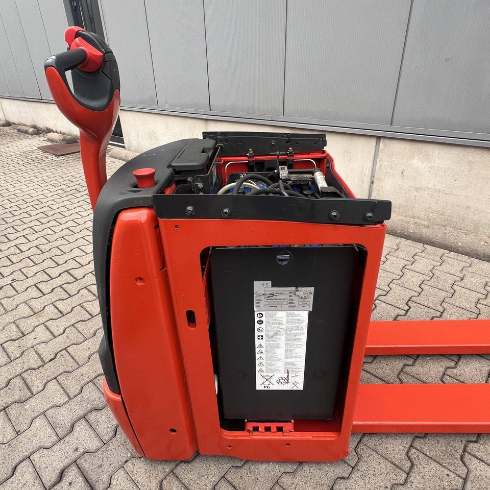 Linde T30 (1153) - معدات الرفع منخفض المستوى: صور 5 Linde T30 (1153) - معدات الرفع منخفض المستوى: صور 5