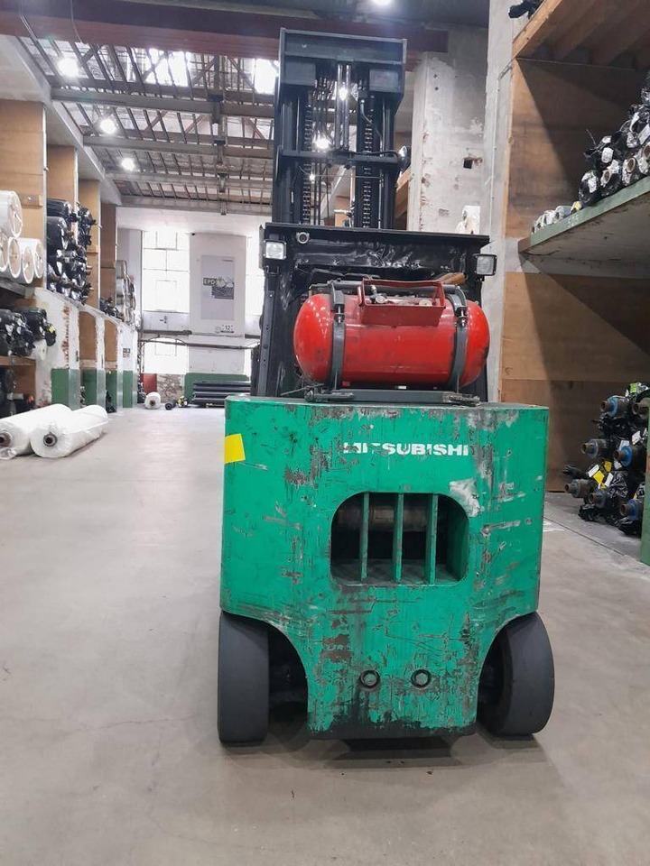 Mitsubishi FGC70K - رافعة شوكية تعمل بالغاز: صور 3 Mitsubishi FGC70K - رافعة شوكية تعمل بالغاز: صور 3