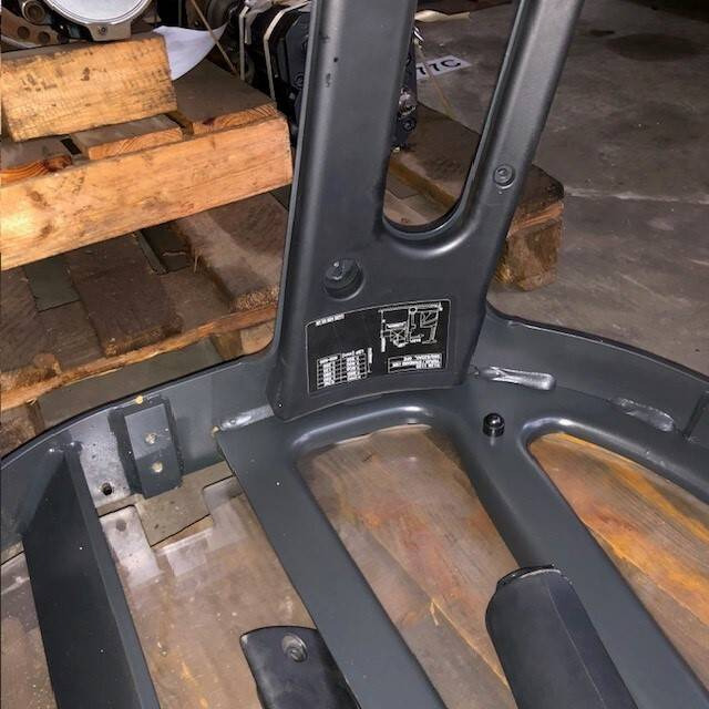 الإطار/ الشاسيه - معدات المناولة Overhead guard for Linde: صور 6 الإطار/ الشاسيه - معدات المناولة Overhead guard for Linde: صور 6