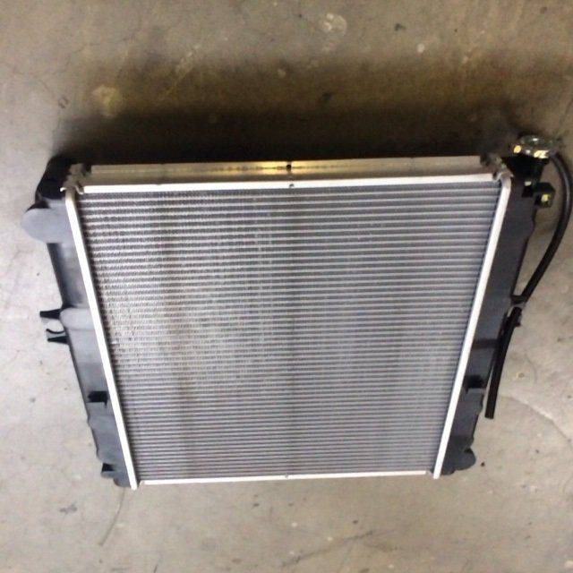 Radiator for Caterpillar - المشعاع - معدات المناولة: صور 3 Radiator for Caterpillar - المشعاع - معدات المناولة: صور 3
