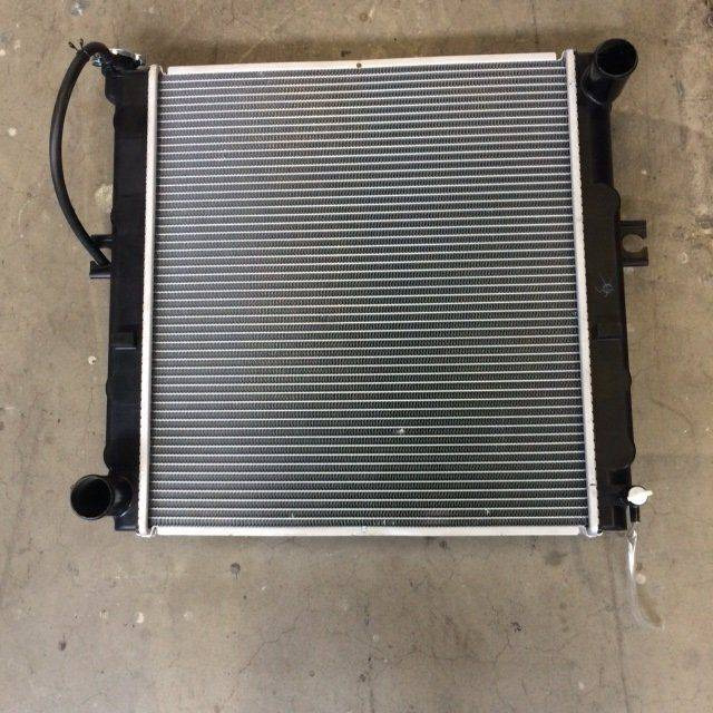 Radiator for Caterpillar - المشعاع - معدات المناولة: صور 2 Radiator for Caterpillar - المشعاع - معدات المناولة: صور 2
