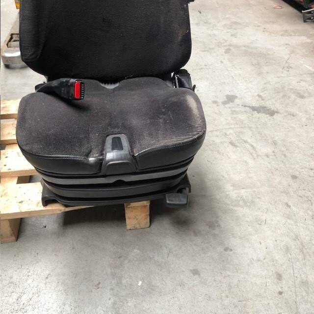 Seat for Linde /1120-01/ - مقاعد السيارات - معدات المناولة: صور 2 Seat for Linde /1120-01/ - مقاعد السيارات - معدات المناولة: صور 2