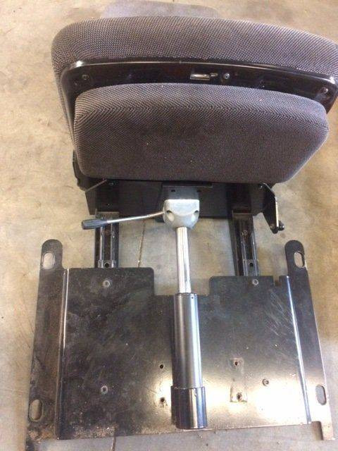 Seat for STILL M15-4, and Linde K15-4 - مقاعد السيارات - معدات المناولة: صور 4 Seat for STILL M15-4, and Linde K15-4 - مقاعد السيارات - معدات المناولة: صور 4