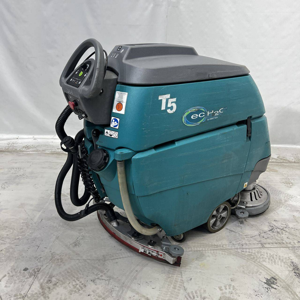 Tennant T5 - ماكينة فرك وتجفيف: صور 3 Tennant T5 - ماكينة فرك وتجفيف: صور 3