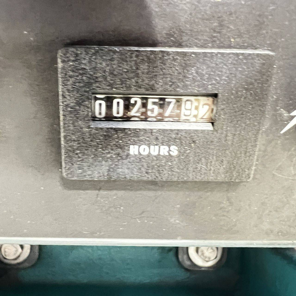 Tennant T5 - ماكينة فرك وتجفيف: صور 5 Tennant T5 - ماكينة فرك وتجفيف: صور 5