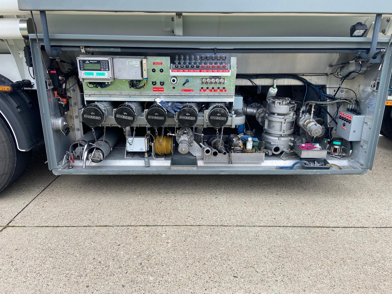 LAG - نصف مقطورة صهريج: صور 5 LAG - نصف مقطورة صهريج: صور 5