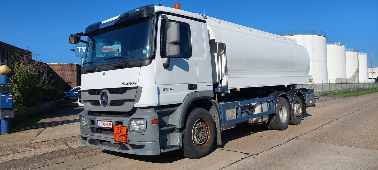 MERCEDES Actros - شاحنة صهريج: صور 1 MERCEDES Actros - شاحنة صهريج: صور 1