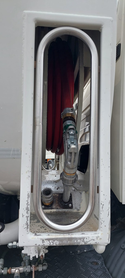 SCANIA G380 - شاحنة صهريج: صور 2 SCANIA G380 - شاحنة صهريج: صور 2