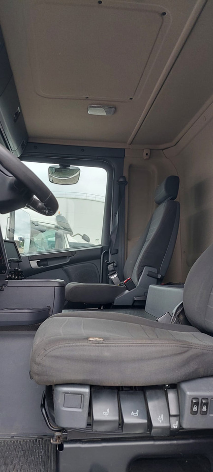 SCANIA G380 - شاحنة صهريج: صور 4 SCANIA G380 - شاحنة صهريج: صور 4