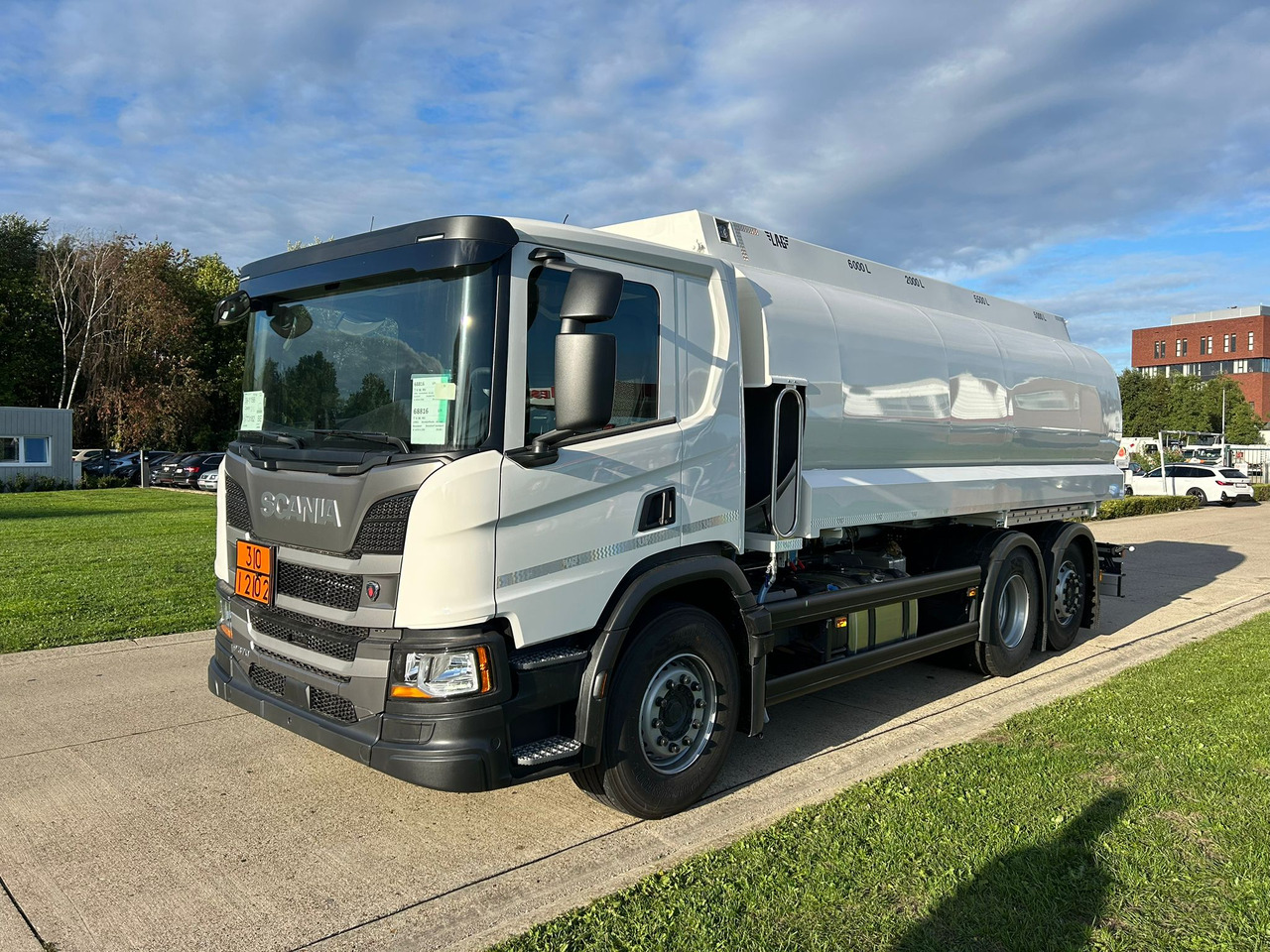 SCANIA P370 - شاحنة صهريج: صور 1 SCANIA P370 - شاحنة صهريج: صور 1